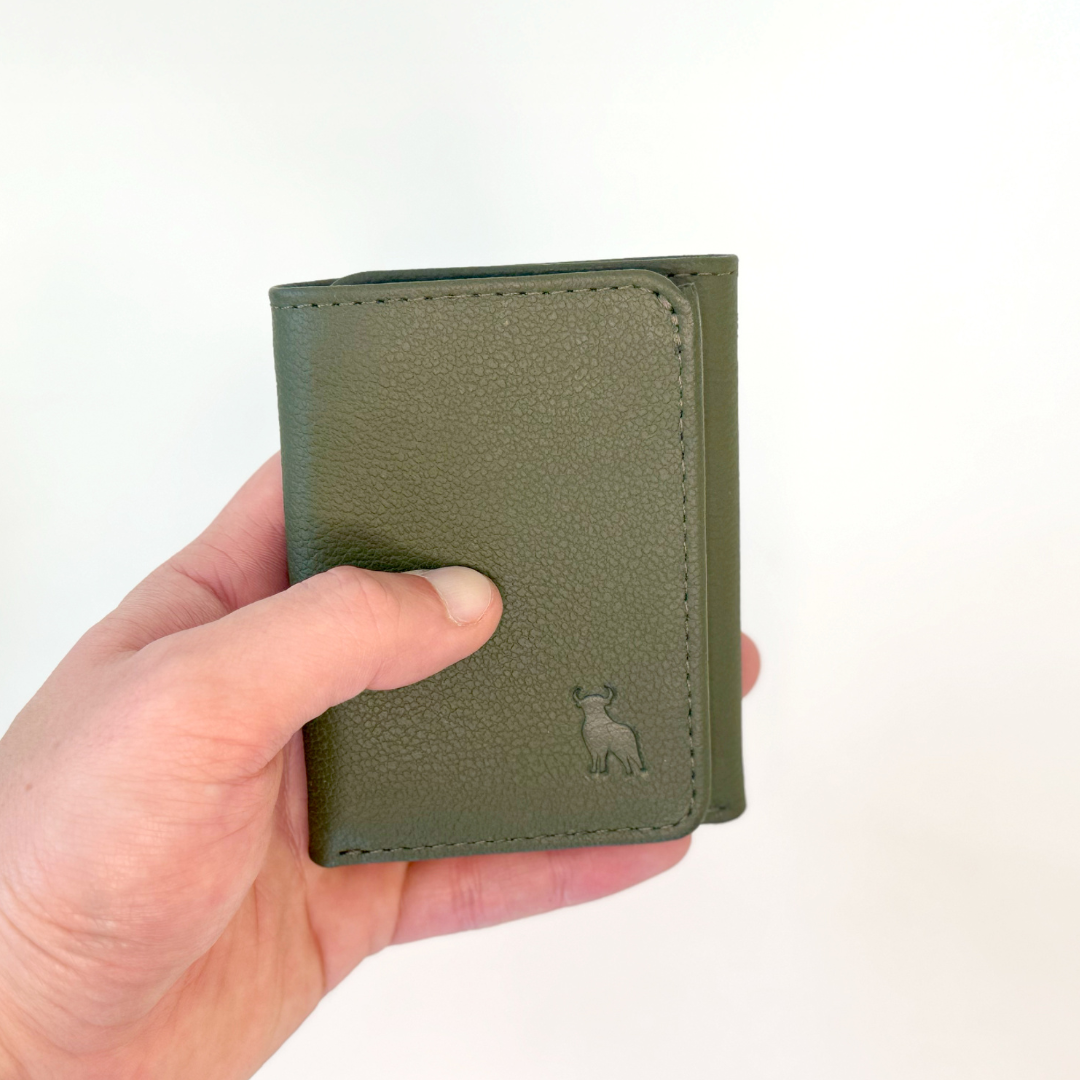 Billetera vertical verde